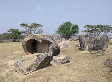 laos/phou-bia/attraction/plain-of-jars-visitor-center