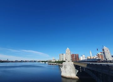 massachusetts/the-islands/attraction/longfellow-bridge