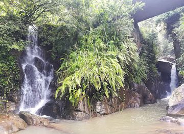 sri-lanka/kandy-district/attraction/rahas-ella-waterfall