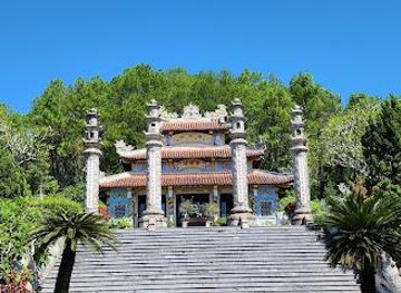 vietnam/hue/attraction/huyen-tran-cultural-center