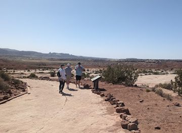 utah/arches-national-park/attraction/willow-springs-dinosaur-tracks