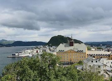 norway/alesund/attraction/storhaugen-view