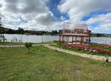 vietnam/dalat/xuan-huong-lake/attraction/xuan-huong-lake