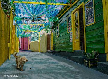 curacao/jan-thiel-beach/attraction/artwork-over-the-alley