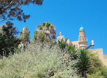 israel/jaffa/attraction/tayelet-chomot-hayam-yafo