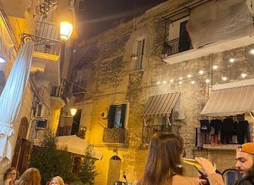 italy/bari/attraction/largo-albicocca-piazza-degli-innamorati