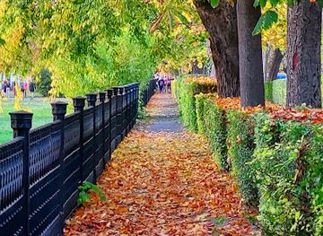 hungary/vac/attraction/dunapart-ady-endre-setany