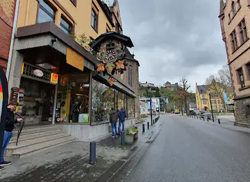 Größte freihängende Kuckucksuhr der Welt