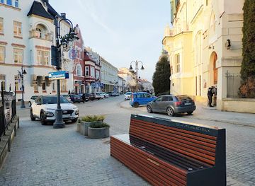 poland/rzeszow/attraction/lawka-pamieci-janusza-majki