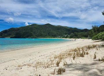japan/okinawa/attraction/tokashiku-beach