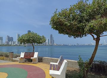 colombia/cartagena/el-laguito/attraction/puerto-bahia-de-castillo-grande