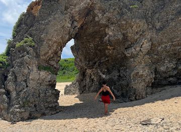 philippines/batanes/attraction/morong-beach