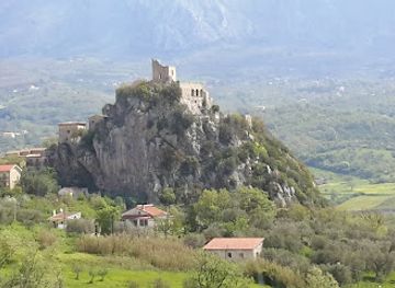 italy/irpinia/attraction/quaglietta-castle