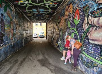 michigan/grand-rapids/west-side-connection/attraction/woman-s-way