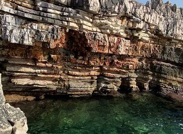 albania/saranda-region/attraction/shpella-e-milotit