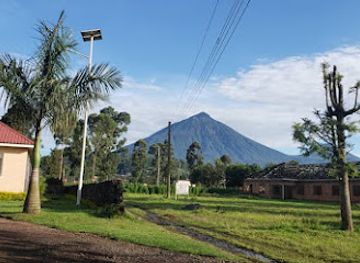 uganda/bwindi-impenetrable-national-park/attraction/mount-muhabura-view-point