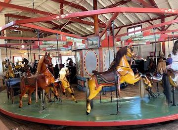 massachusetts/martha-s-vineyard/attraction/flying-horses-carousel-a-vineyard-preservation-trust-property