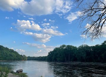 minnesota/mississippi-river/attraction/hidden-falls-regional-park