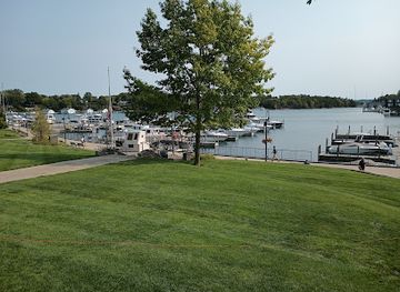 michigan/charlevoix/attraction/east-park