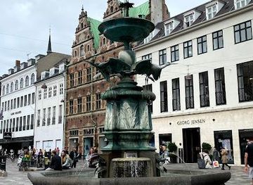 denmark/roskilde/attraction/stork-fountain