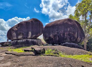 indonesia/bangka-belitung-islands/attraction/bukit-peramun
