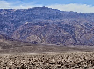 california/death-valley-national-park/attraction/devil-s-golf-course
