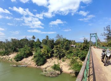 laos/savannakhet-province/attraction/cable-bridge