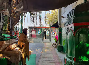 Peer Muradia Darbar