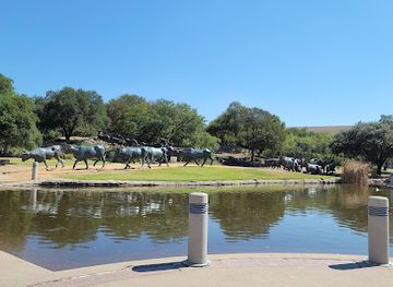 texas/dallas/attraction/pioneer-plaza