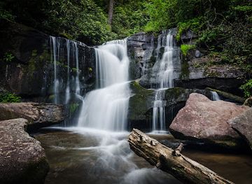 north-carolina/pisgah-national-forest/attraction/cedar-rock-creek-falls