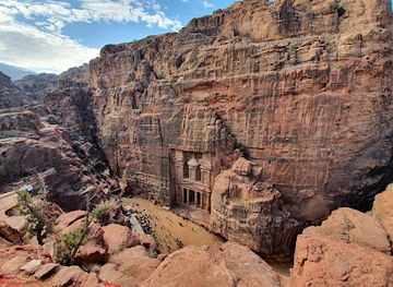 jordan/balqa-highlands/attraction/the-treasury-from-above