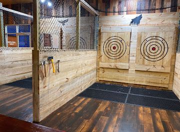 tennessee/smyrna/attraction/lumberjack-alley