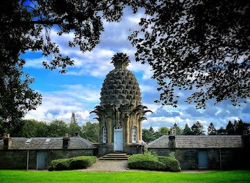 united-kingdom/clackmannanshire/attraction/the-pineapple