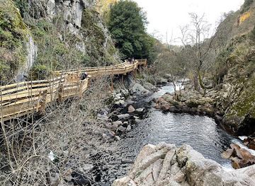portugal/serra-do-marao/attraction/cascata-do-passadico-rio-corgo
