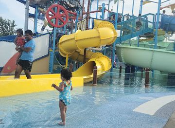 new-jersey/north-jersey/attraction/runaway-rapids-waterpark