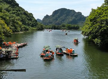 vietnam/red-river-delta/attraction/hang-mua-mua-caves