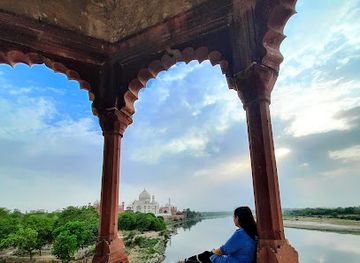 india/agra/attraction/aga-khan-ki-haweli