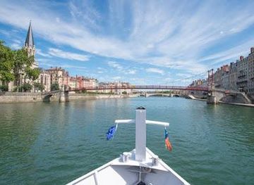 france/lyon/attraction/les-bateaux-lyonnais-agence-commerciale