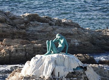 france/saint-tropez/attraction/statue-brigitte-bardot