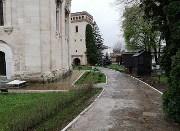 romania/iasi-surroundings/attraction/the-walls-of-golia
