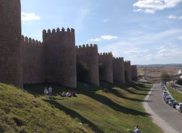 spain/avila/attraction/palacio-de-bracamonte-o-palacio-de-santa-cruz