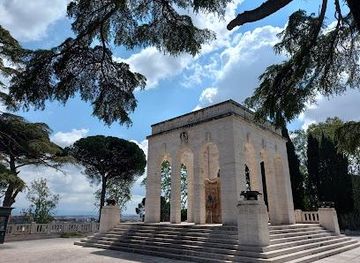 italy/rome/attraction/mausoleo-ossario-garibaldino