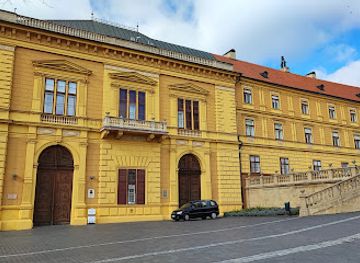 hungary/pecs/attraction/bishop-s-palace