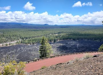 oregon/cascade-lakes-scenic-byway/attraction/lava-butte-lookout