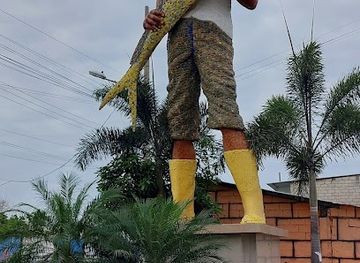 ecuador/salinas/attraction/monumento-al-pescador