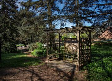 pennsylvania/lancaster/attraction/louise-arnold-tanger-arboretum