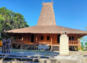 indonesia/east-nusa-tenggara/attraction/kampung-raja-prailiu