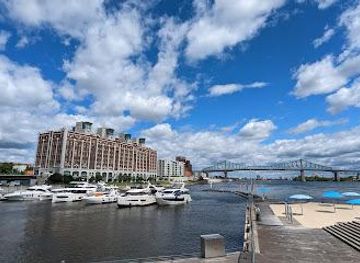 canada/montreal/attraction/belvedere-du-chemin-qui-marche