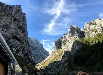 spain/asturias/attraction/los-garrafes