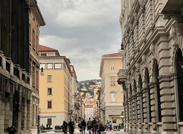 slovenia/postojna/attraction/trieste-city